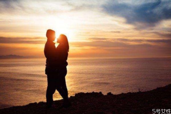 男人在等你挽回的暗示 男人主動分手后的心態(tài) 男人在等你挽回的暗示 男人主動分手后的心態(tài)