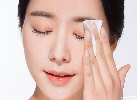 皮膚干燥沒有光澤怎么辦 6個護(hù)膚小竅門
