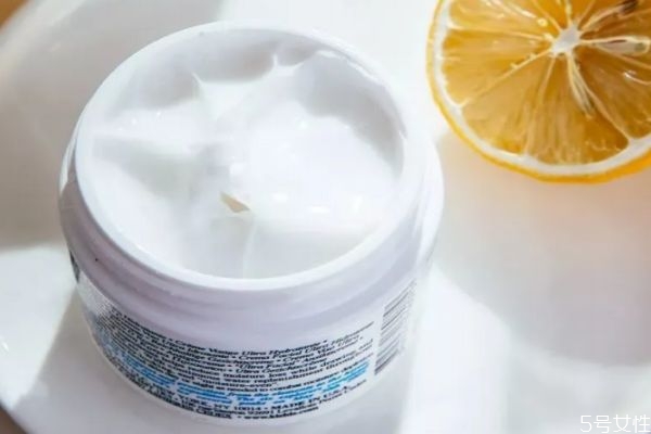 面霜為什么油膩 保濕不油膩的面霜推薦