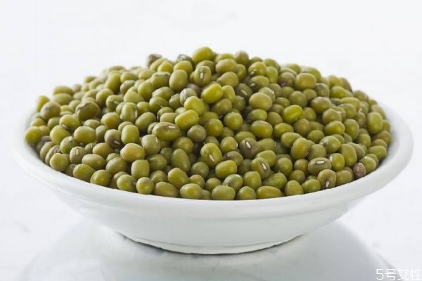 綠豆和什么搭配為宜 吃綠豆的注意事項 綠豆和什么搭配為宜 吃綠豆的注意事項