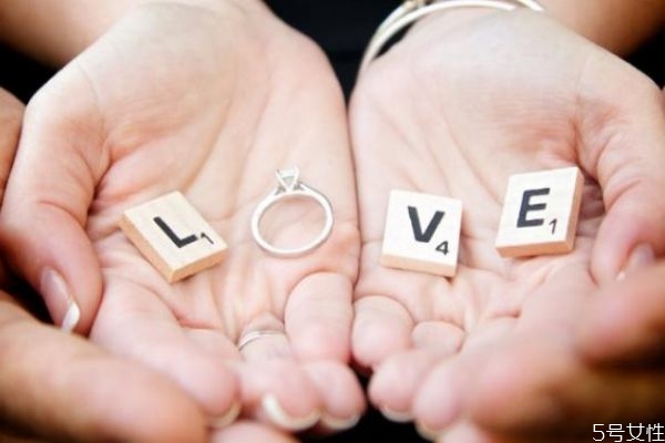 試探一個(gè)男人玩你還是愛(ài)你 用來(lái)考驗(yàn)?zāi)腥说姆椒?><p><strong>試探一個(gè)男人玩你還是愛(ài)你 用來(lái)考驗(yàn)?zāi)腥说姆椒?/strong></p></a></li> 	     </ul>
		</div>
	   <div   id=