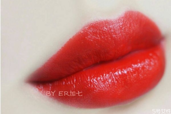 唇紋深適合啞光口紅嗎 唇紋深適合什么樣的口紅 唇紋深適合啞光口紅嗎 唇紋深適合什么樣的口紅