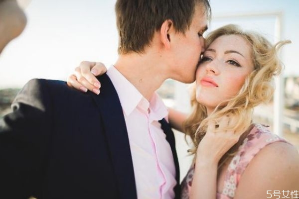 姐弟戀是不是真愛 姐弟戀沒有好下場么 姐弟戀是不是真愛 姐弟戀沒有好下場么