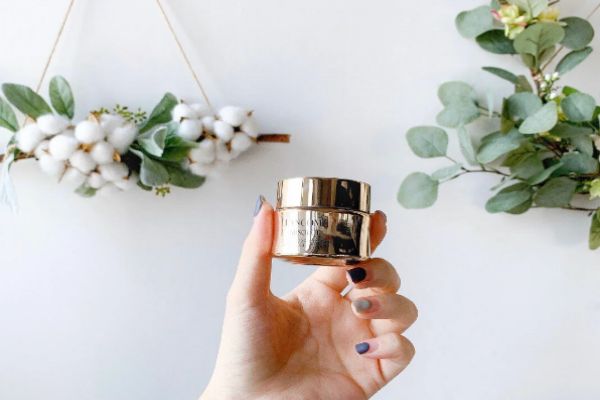 蘭蔻菁純眼霜和雅詩蘭黛眼霜哪個(gè)好 蘭蔻和雅詩蘭黛對比