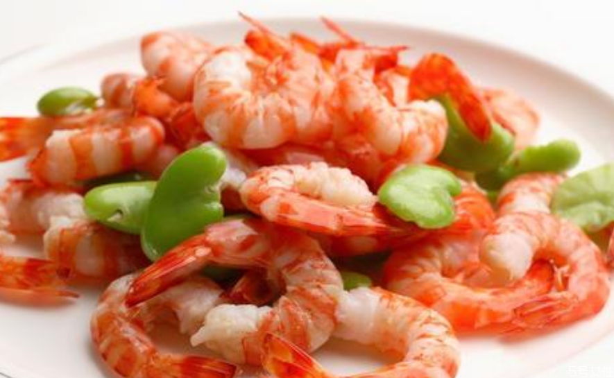 吃蝦能喝白酒嗎 吃蝦喝白酒會(huì)怎么樣 吃蝦能喝白酒嗎 吃蝦喝白酒會(huì)怎么樣