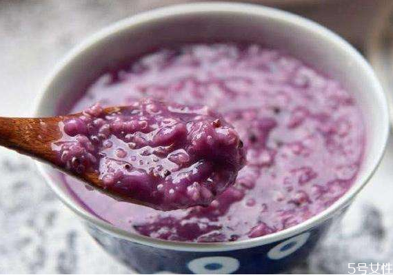 紫薯燕麥粥用麥片還是麥仁 紫薯燕麥粥的做法 紫薯燕麥粥用麥片還是麥仁 紫薯燕麥粥的做法