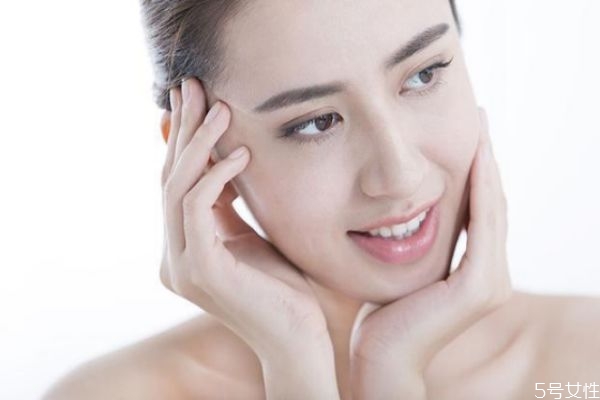 沒有卸妝水可以用香皂嗎 忘記帶卸妝的如何急救 沒有卸妝水可以用香皂嗎 忘記帶卸妝的如何急救