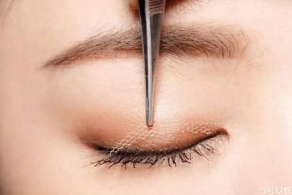 單眼皮怎么貼雙眼皮貼 單眼皮貼雙眼皮貼詳細(xì)教程 單眼皮怎么貼雙眼皮貼 單眼皮貼雙眼皮貼詳細(xì)教程