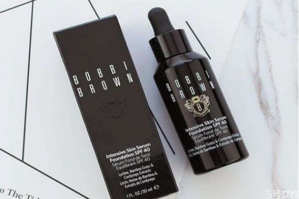 芭比波朗蟲草粉底液新版和老版有什么不同 兩款新舊對比 芭比波朗蟲草粉底液新版和老版有什么不同 兩款新舊對比