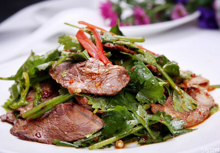 香菜牛肉怎么做 香菜拌牛肉的做法竅門 香菜牛肉怎么做 香菜拌牛肉的做法竅門