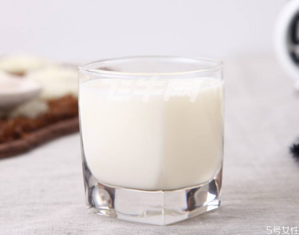 羊奶粉為什么有貴的有便宜的 羊奶粉選購(gòu)技巧