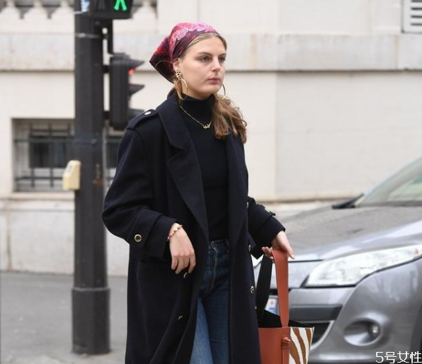 頭巾怎么戴好看 三角頭巾怎么戴好看 頭巾怎么戴好看 三角頭巾怎么戴好看