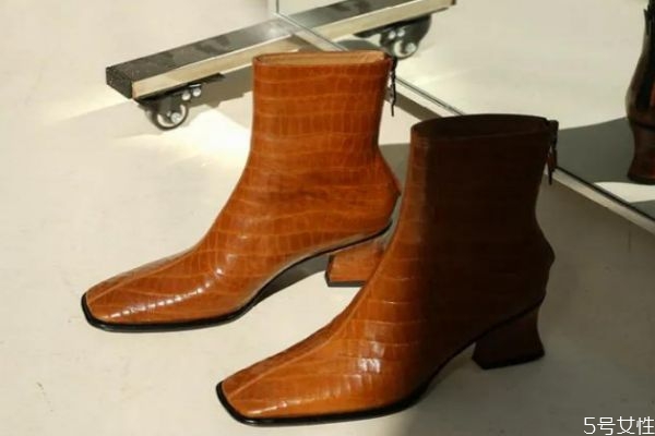 長(zhǎng)靴改短靴鞋口怎么縫 長(zhǎng)靴子能改成短靴子嗎 長(zhǎng)靴改短靴鞋口怎么縫 長(zhǎng)靴子能改成短靴子嗎