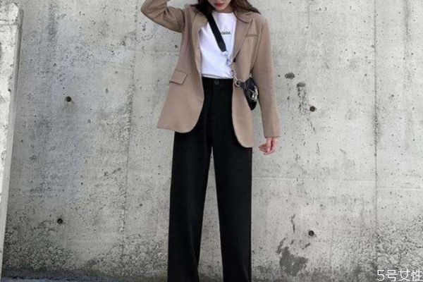 冬天闊腿褲搭配羽絨服好看嗎 冬季闊腿褲配什么上衣 冬天闊腿褲搭配羽絨服好看嗎 冬季闊腿褲配什么上衣