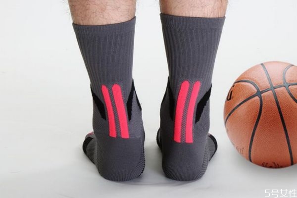 籃球襪為什么會變硬 一雙籃球襪可以穿多久 籃球襪為什么會變硬 一雙籃球襪可以穿多久