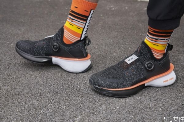 匹克態(tài)極1.0和2.0哪個好 匹克態(tài)極2.0透氣性如何 匹克態(tài)極1.0和2.0哪個好 匹克態(tài)極2.0透氣性如何