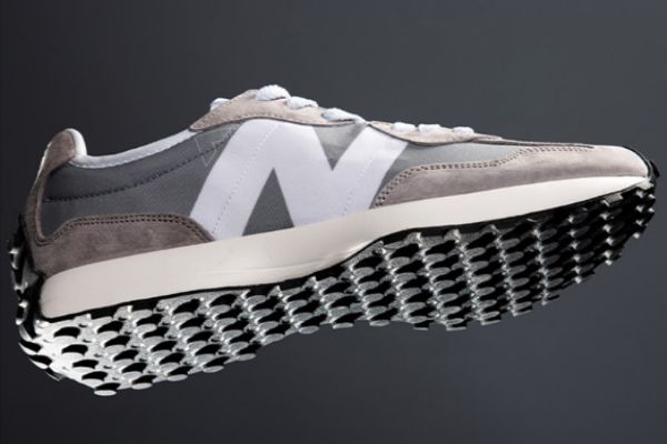 運(yùn)動(dòng)鞋的舌頭偏離了該怎么辦 運(yùn)動(dòng)鞋鞋舌頭老是歪