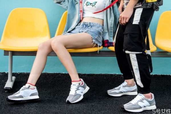 運(yùn)動(dòng)鞋的舌頭偏離了該怎么辦 運(yùn)動(dòng)鞋鞋舌頭老是歪 運(yùn)動(dòng)鞋的舌頭偏離了該怎么辦 運(yùn)動(dòng)鞋鞋舌頭老是歪