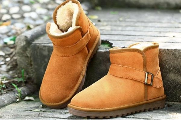 雪地靴弄油了怎么辦 雪地靴清理小竅門(mén)