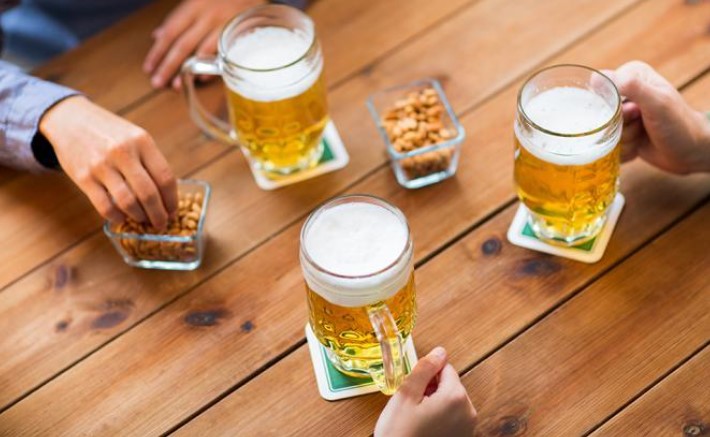 喝酒猝死同桌有責(zé)任嗎 在一起喝酒責(zé)任劃分 喝酒猝死同桌有責(zé)任嗎 在一起喝酒責(zé)任劃分