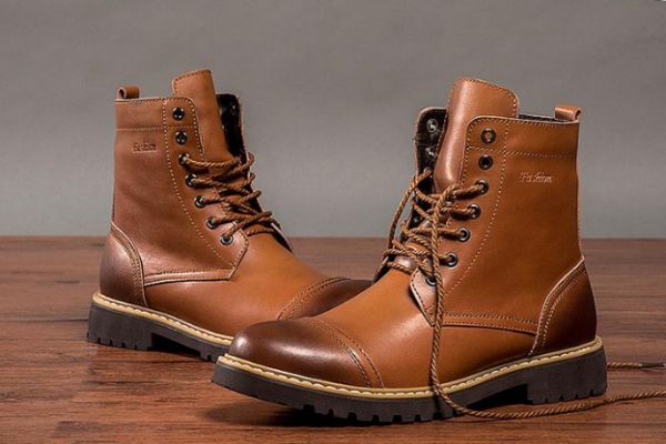 馬丁靴壓腳背正常么 選購(gòu)馬丁靴需要注意什么問題