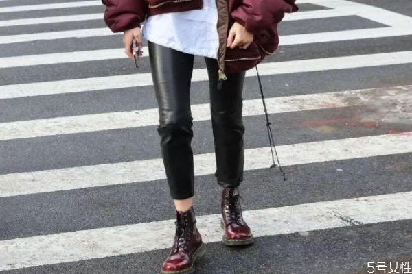 鞋底走路打滑怎么處理 小竅門(mén)怎么讓鞋防滑