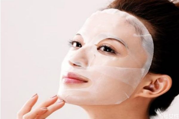 補(bǔ)水面膜有什么作用 長(zhǎng)期用補(bǔ)水面膜的好處