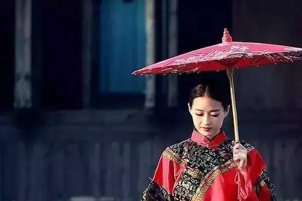 摩羯座男生喜歡一個(gè)人的表現(xiàn) 摩羯男生的愛(ài)情性格特點(diǎn)