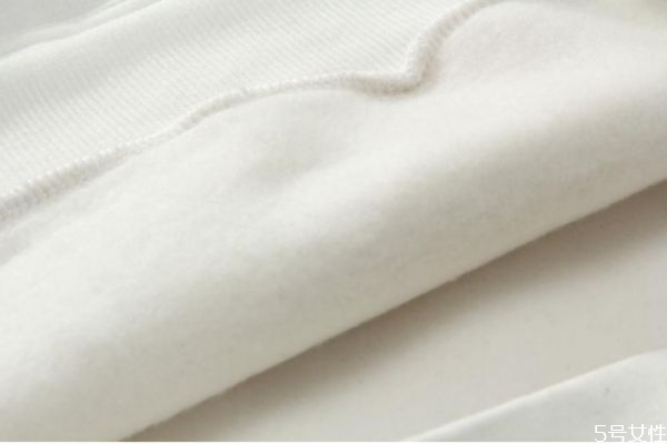 加絨衣服老是往上跑怎么辦 加絨的衣服掉毛怎么辦 加絨衣服老是往上跑怎么辦 加絨的衣服掉毛怎么辦