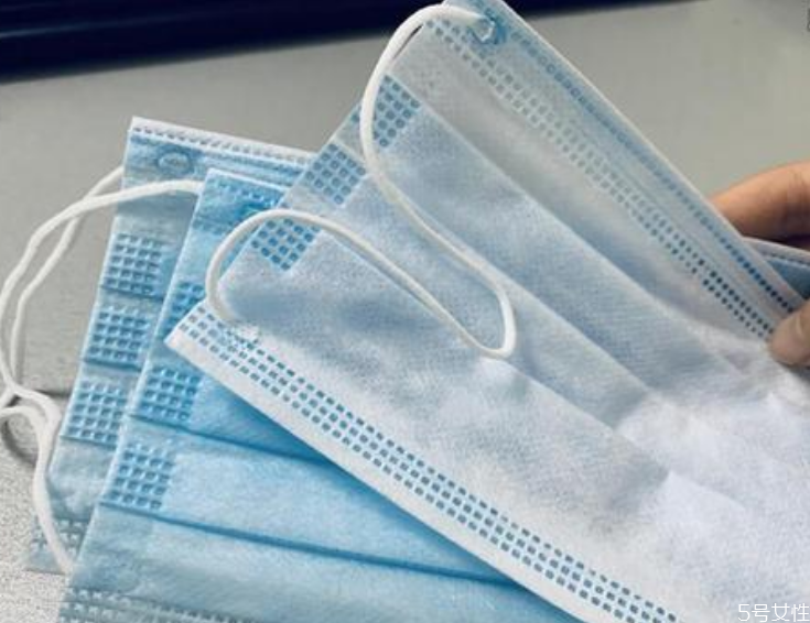 吃飯口罩拿下來怎么放 口罩怎么放在包里 吃飯口罩拿下來怎么放 口罩怎么放在包里