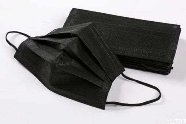 黑色口罩好還是藍色口罩好 黑色口罩是醫(yī)用外科口罩嗎