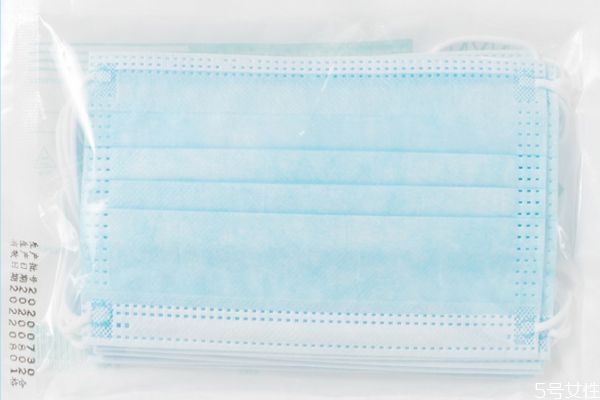 口罩噴了酒精晾干后還能用嗎 口罩外面可以噴酒精嗎