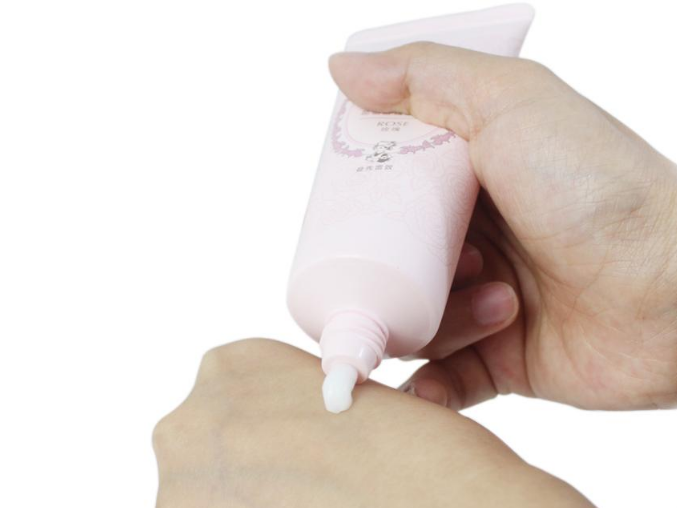 開塞露擦手正確方法 開塞露涂手有什么好處 開塞露擦手正確方法 開塞露涂手有什么好處