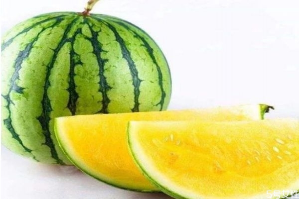 特小鳳西瓜的營養(yǎng)價值 黃瓤西瓜和紅瓤西瓜有什么區(qū)別