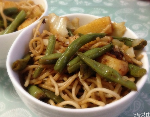 燜面糊了還能吃嗎 燜面糊了怎么辦 燜面糊了還能吃嗎 燜面糊了怎么辦