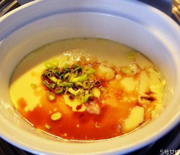 蒸雞蛋羹用大火還是小火 蒸雞蛋羹最簡(jiǎn)單的方法