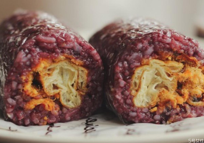 飯團(tuán)可以不加熱直接吃嗎 飯團(tuán)怎么加熱 飯團(tuán)可以不加熱直接吃嗎 飯團(tuán)怎么加熱