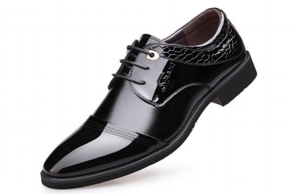 鞋子怎么保存不發(fā)霉 預防鞋子發(fā)霉的辦法