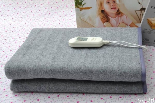 電熱毯可以折疊使用嗎 天冷睡電熱毯注意什么 電熱毯可以折疊使用嗎 天冷睡電熱毯注意什么
