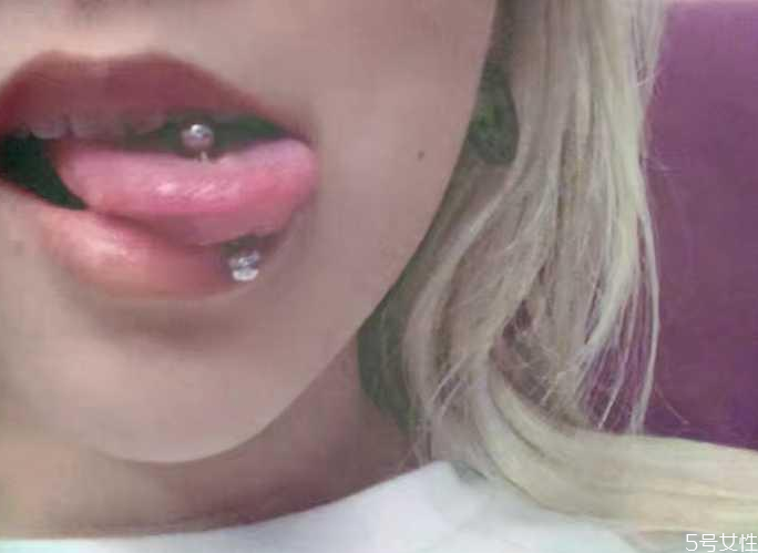 打舌釘會(huì)失去味覺嗎 打舌釘怎么刷牙 打舌釘會(huì)失去味覺嗎 打舌釘怎么刷牙