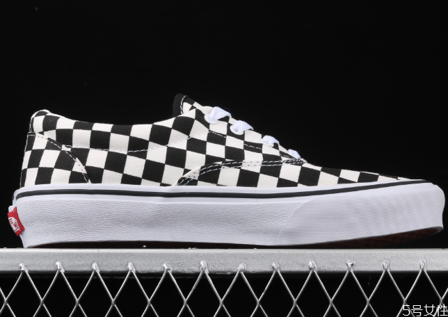 vans棋盤格怎么清洗 vans鞋墊應(yīng)該怎么取下來(lái)
