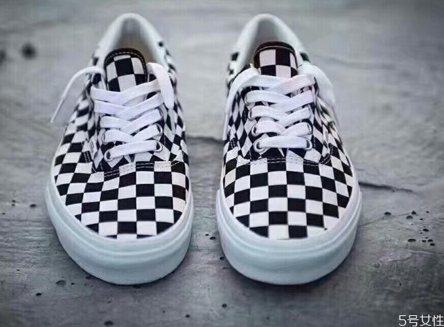 vans棋盤格怎么清洗 vans鞋墊應(yīng)該怎么取下來(lái)