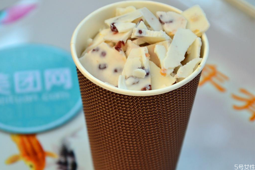 炒酸奶有營養(yǎng)嗎 經常吃炒酸奶的壞處