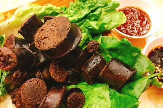 血腸能煎著吃嗎 煎血腸的家常做法 血腸能煎著吃嗎 煎血腸的家常做法