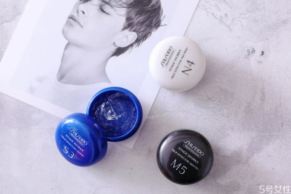 天天噴發(fā)膠會禿頂嗎 噴了定型睡一覺可以嗎 天天噴發(fā)膠會禿頂嗎 噴了定型睡一覺可以嗎