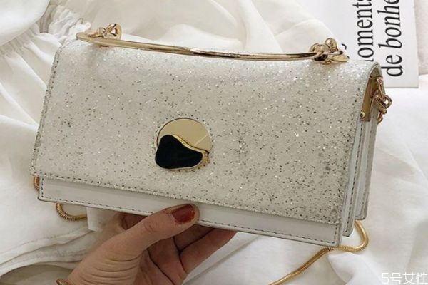 白色包包怎么保養(yǎng) 白色包包污漬處理方法 白色包包怎么保養(yǎng) 白色包包污漬處理方法