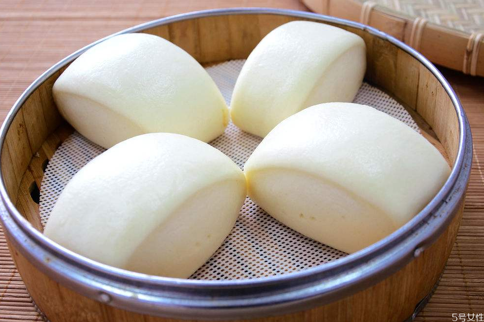 老面饅頭放堿的比例 蒸饅頭怎么判斷用堿多少合適 老面饅頭放堿的比例 蒸饅頭怎么判斷用堿多少合適