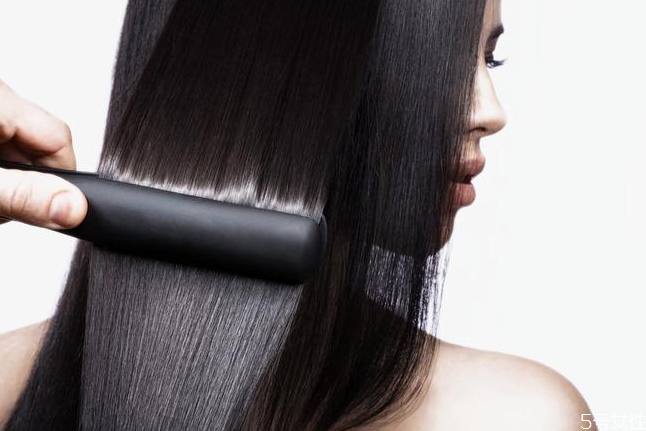 直發(fā)梳天天用傷頭發(fā)嗎 直發(fā)梳對頭發(fā)有危害嗎