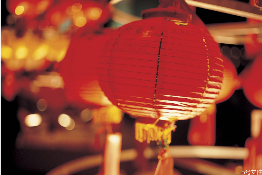 除夕和春節(jié)哪個(gè)是過(guò)年 除夕和春節(jié)有什么區(qū)別嗎