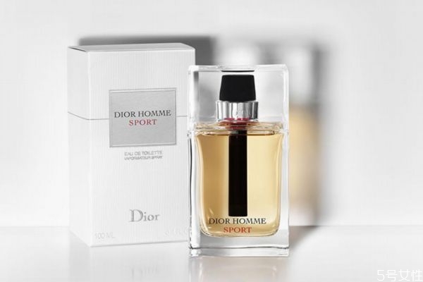 迪奧桀驁和曠野哪個(gè)好 迪奧桀驁男士香水哪一款好聞 迪奧桀驁和曠野哪個(gè)好 迪奧桀驁男士香水哪一款好聞